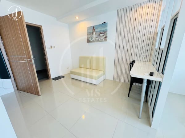 Main image of  The Royal Place - CSMP2345