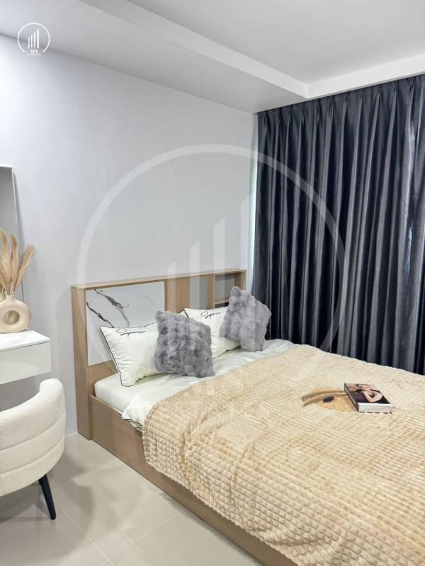 Image of The Royal Place Condominium - CRMP2929