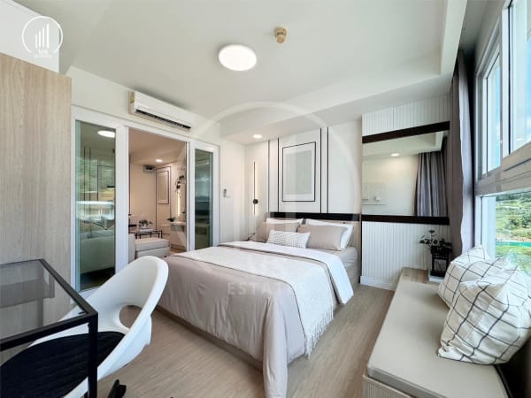 Main image of The Royal Place Condominium - CSKT2159