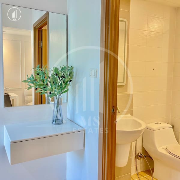 Main image of The Royal Place  - CSMP2319