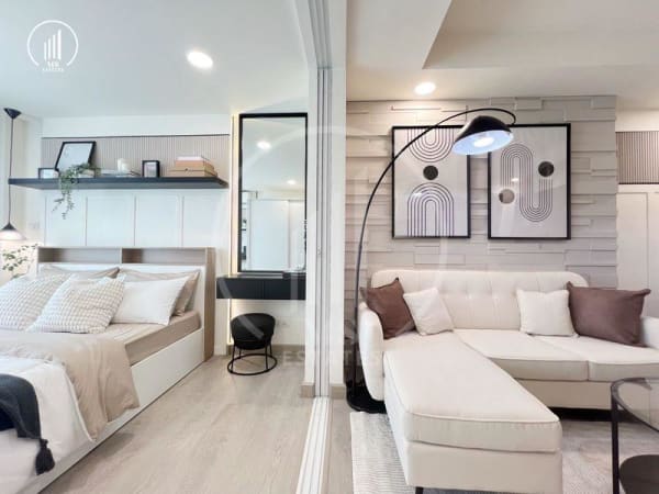 Main image of Royal Place Condominium - CSMP2868