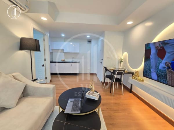 Main image of  The Royal Place - CSMP2346