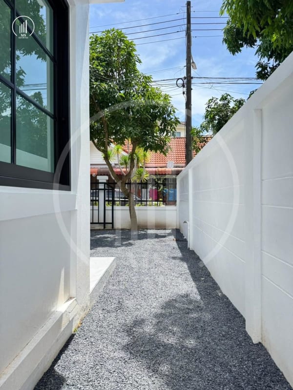 Main image of Dusitburi Village - HSMP2717