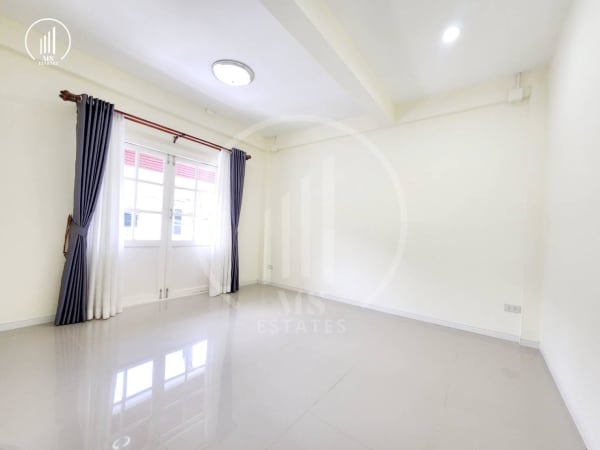 Main image of Beautiful Corner House in Kathu - HSKT1991