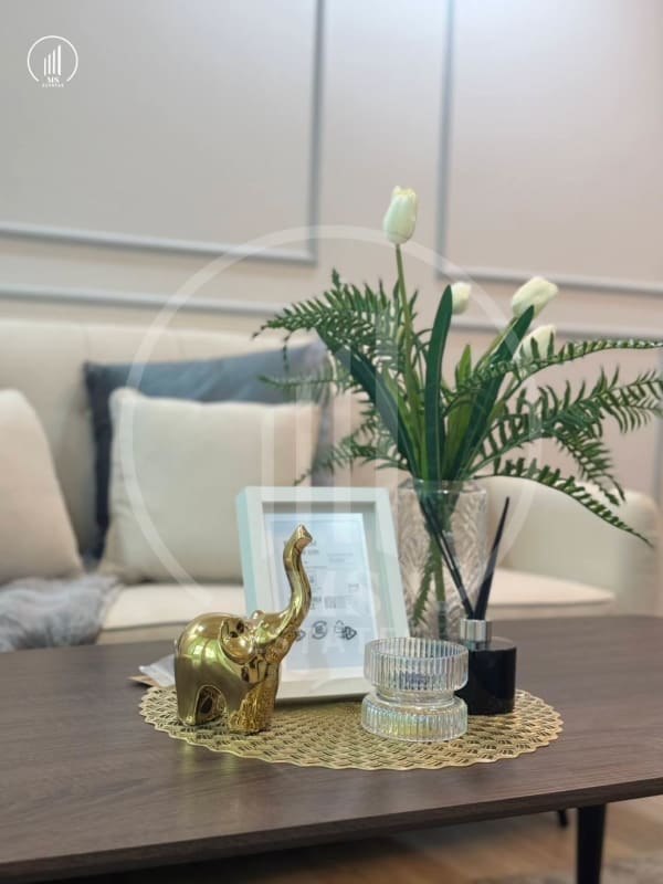 Image of The Royal Place Condominium - HRMP2958