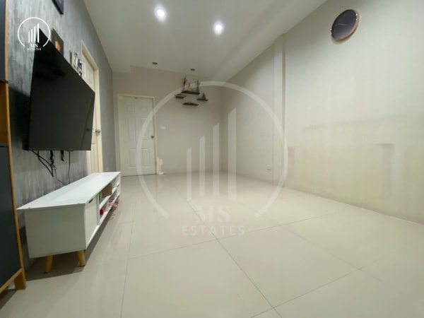 Main image of The Avenue Village  - HSCL1822