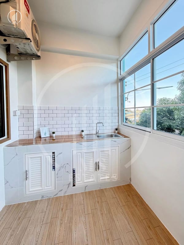 Image of Keha Koh Sirey  - CRMP3040