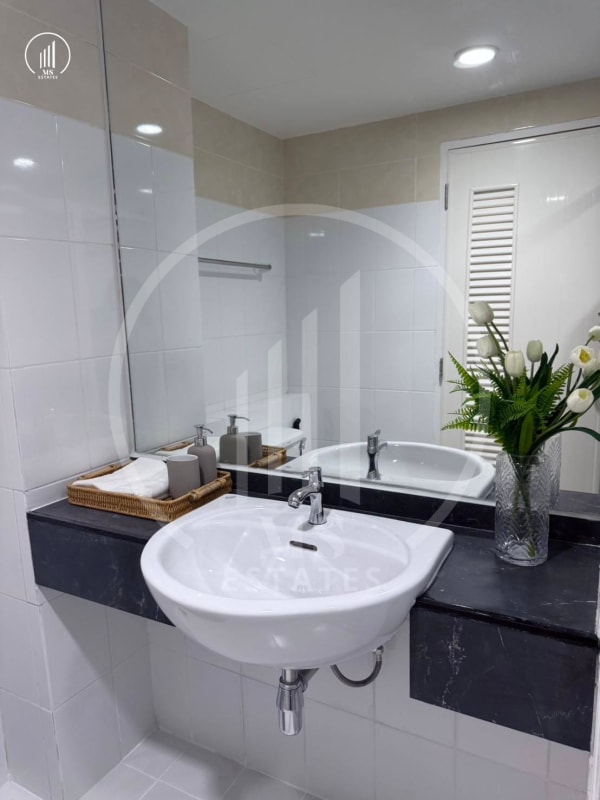 Image of The Royal Place Condominium - HRMP2958