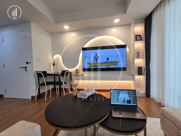 Main image of  The Royal Place - CSMP2346