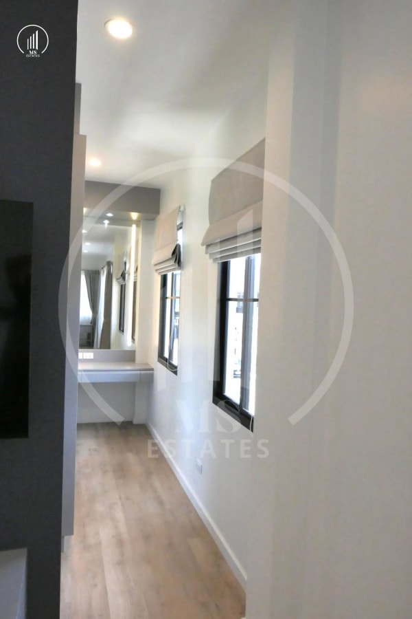 Image of Crown Estate - HRKK3122