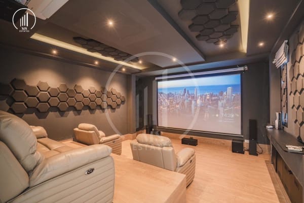 Main image of Luxury Pool Villa for Rent - VRRW2213