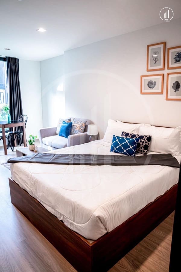 Main image of The Base Central - CRMP1461