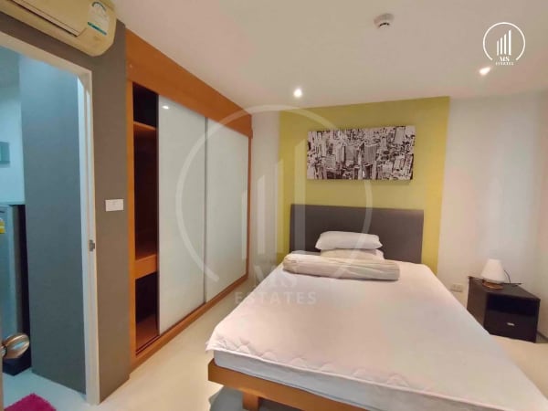 Main image of Ratchaporn Place - CRKT1472