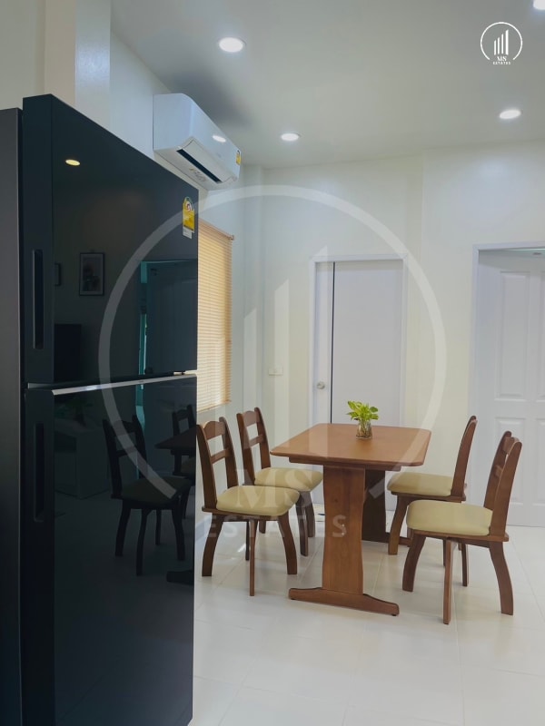 Main image of White Modern Pool Villain Kamala - VRKM1381