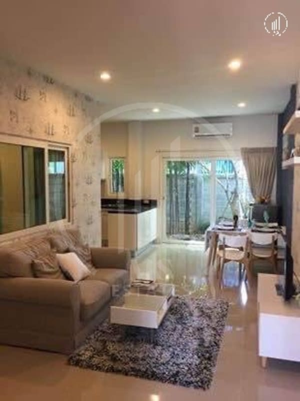 Image of Hide Away at Bypass Village - HRMP1484