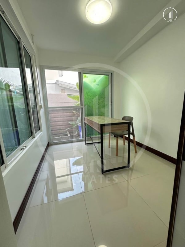 Image of Passorn Koh Kaew - HRKK1511