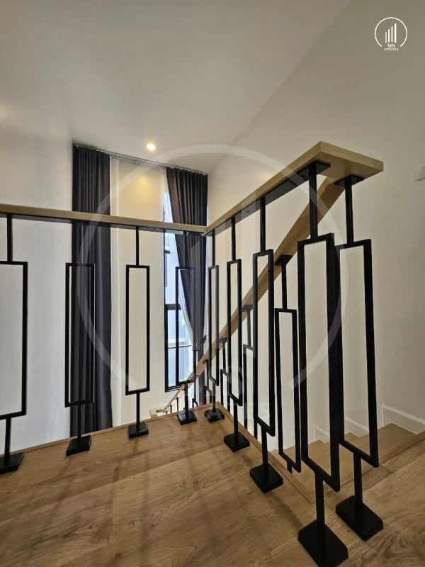Image of Crown Estate - HSKK1533