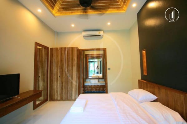 Main image of Canada Pool Villa  - VRCL1348