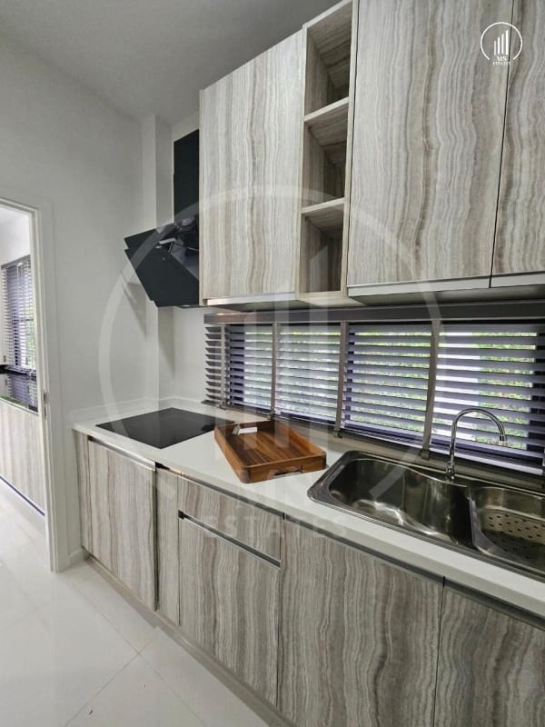 Image of Crown Estate - HSKK1533