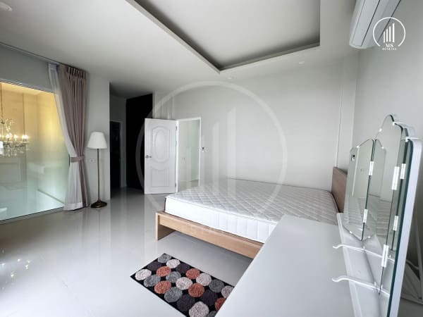 Image of Supicha Sino Kohkeaw - HRKK1497