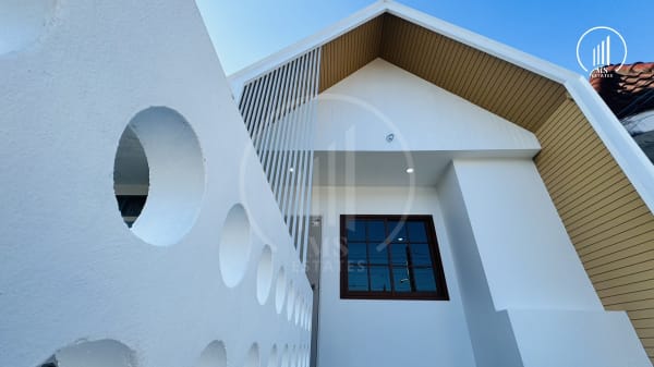 Image of White House in Than Thong 1 - HSMP1421