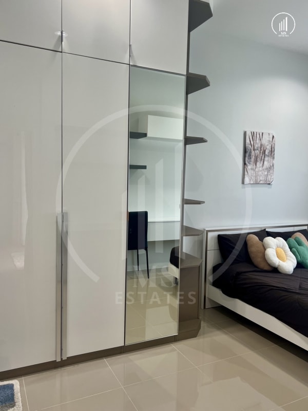 Image of The Rich Palai - HRCL1537