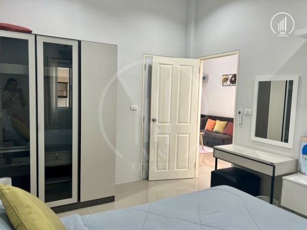 Image of The Rich Palai - HRCL1537