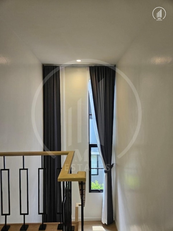 Image of Crown Estate - HSKK1533