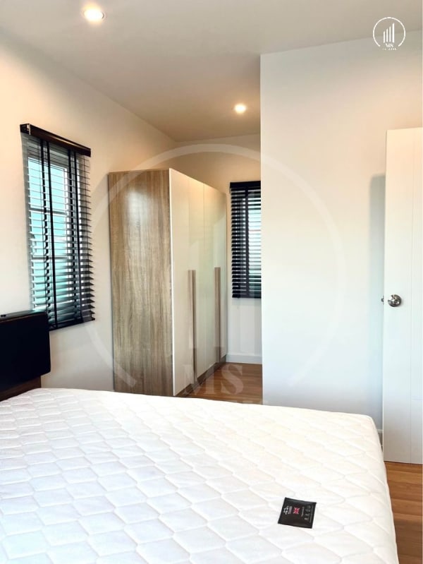 Main image of Anasiri Pa Khlok - HRPK1522