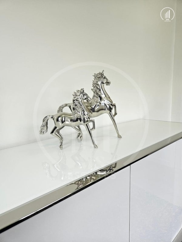 Image of Crown Estate - HSKK1533