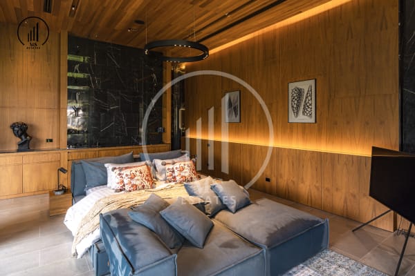 Main image of The Victory - VSTL1328