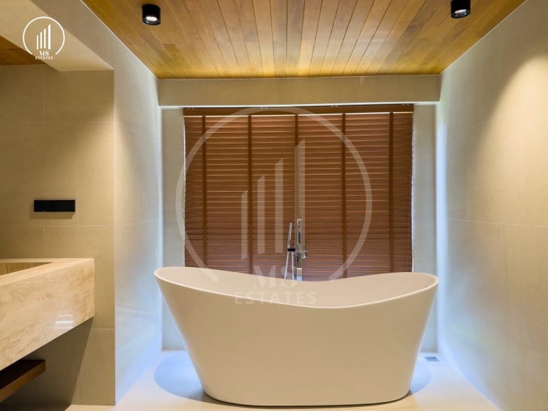 Image of the Listing Luxury Lakefront Pool Villa ,  Chalong - VRCL3046 in Chalong