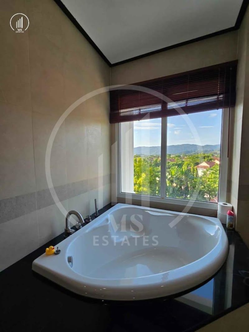 Image of the Listing  Heritage - CRKT1965 in Kathu