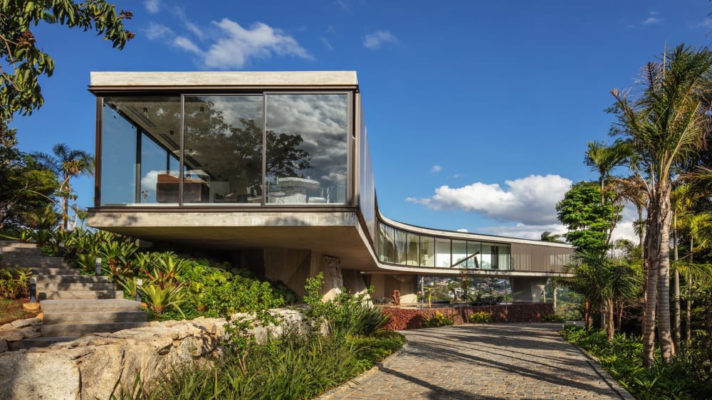 Casa Xingu — swimming pool and terraces — Nova Lima, Brazil