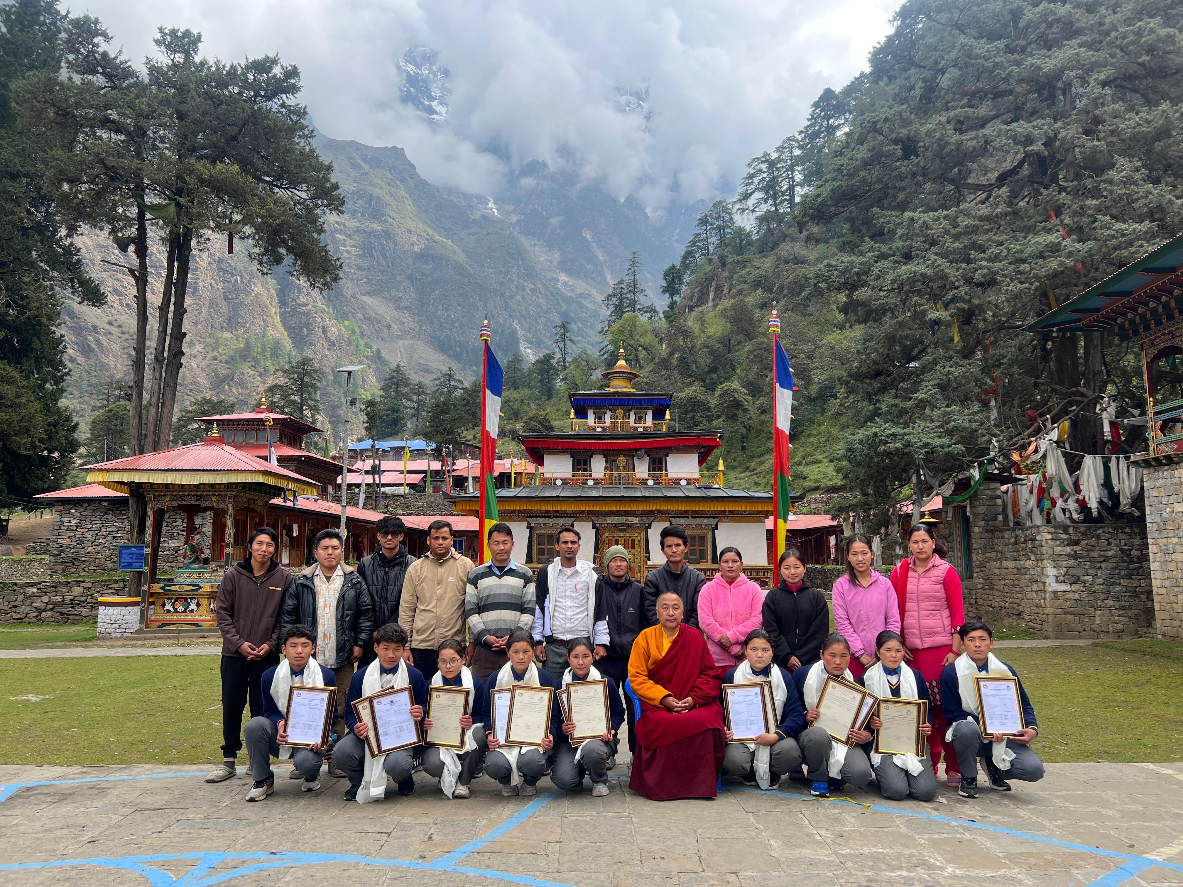 2025 Grade 8 ceremony_group photo.jpg