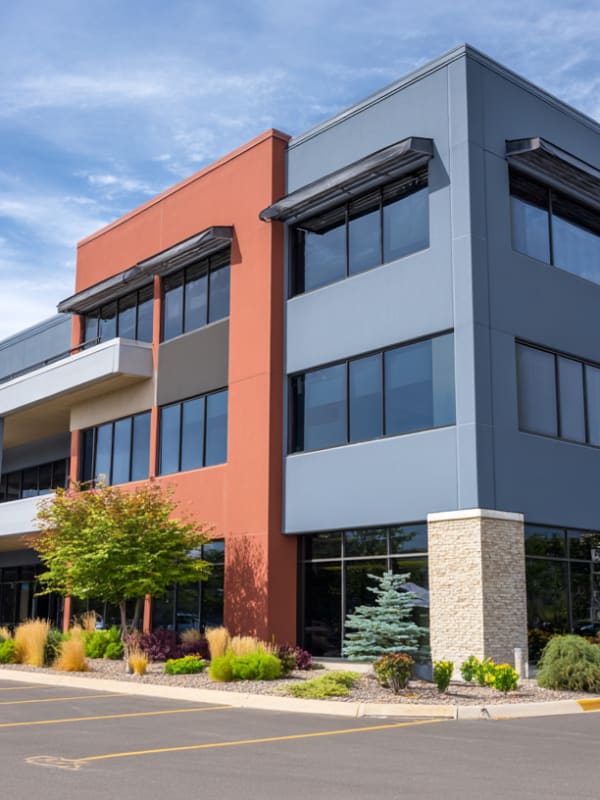 Wells Fargo Tower full building view