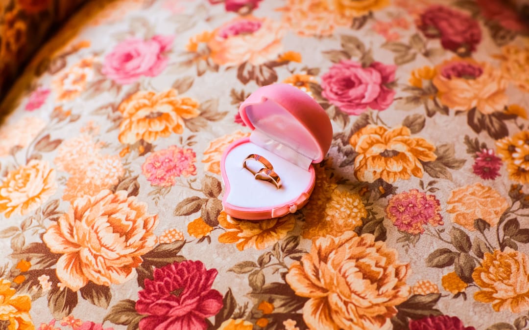 Comment préserver et nettoyer sa bague de mariage ?