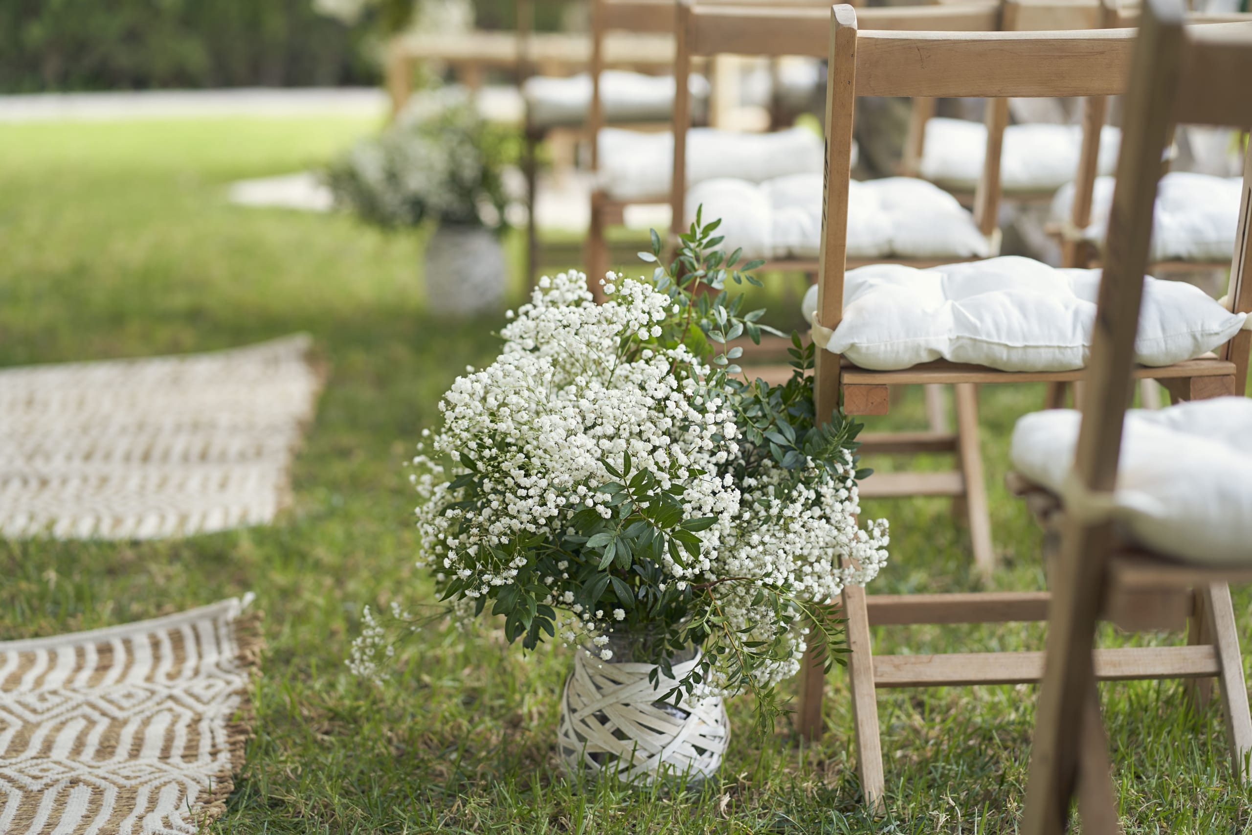 decoration-with-gisophila-paniculate-at-a-wedding-2022-02-22-17-28-18-utc