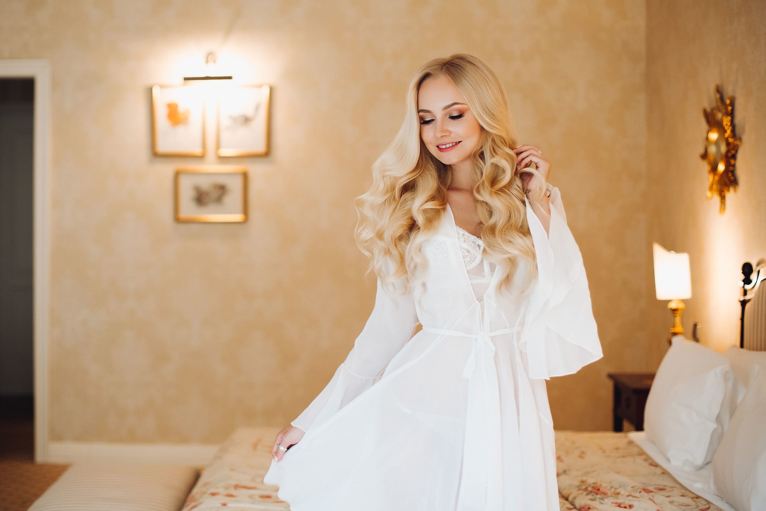 sexy-bride-wearing-in-white-lace-lingerie-at-luxur-2021-09-03-06-34-43-utc (1)