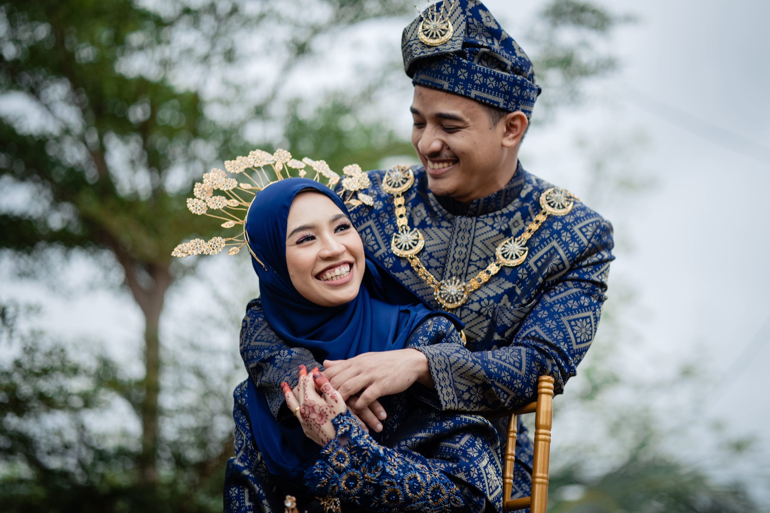 lovely-couple-dressing-songket-2022-03-07-02-19-35-utc