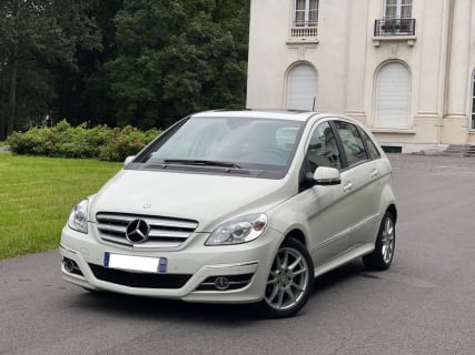 image TRES BELLE MERCEDES-BENZ B180 CD PACK SPORT TOUTES OPTIONS CLIM AUTO - CUIR - TOIT PANO