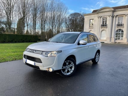 image TRES BELLE MITSUBISHI OUTLANDER 2L2 DI-D 4WD PACK SPORT TTES OPTS GPS-DVD-CAMERA-CUIR-CLIM-XENO-7PLS