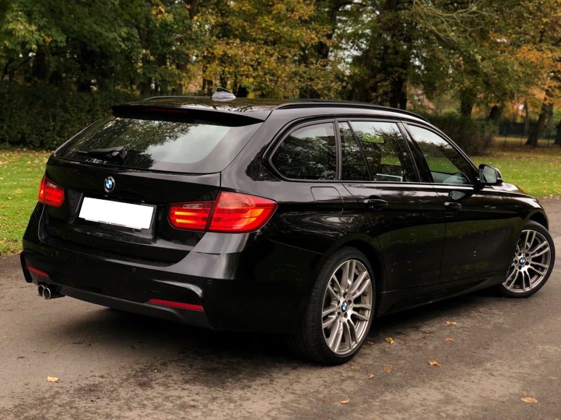 photos Tres belle bmw f31 330d paclk m d'origine ttes opts gps-camera-cuir-clim-display-main libre-xenon-toit pano 