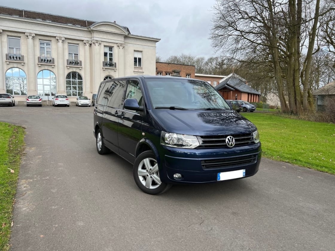 photos TRES BELLE VOLKSWAGEN MULTIVAN 2.0 TDI 179CH TTES OPTIS GPS PRO-CLIM AUTO-REG VITESS-7PLACES AVEC LIT + TABLE - CHAUFFAGE STATIONNAIRE