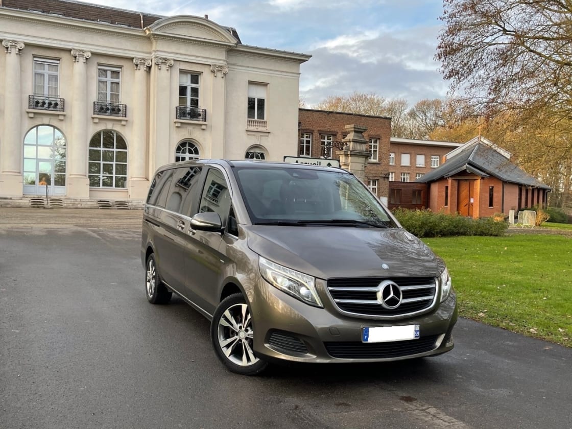 photos TRES BELLE MERCEDES-BENZ VITO VIANO 220 CDI 163CH LONG AVANGARD EXCLUSIVE LINE TTES OPTS GPS-CLIM-CAMERA- XENON+LED ET 7 PLACES