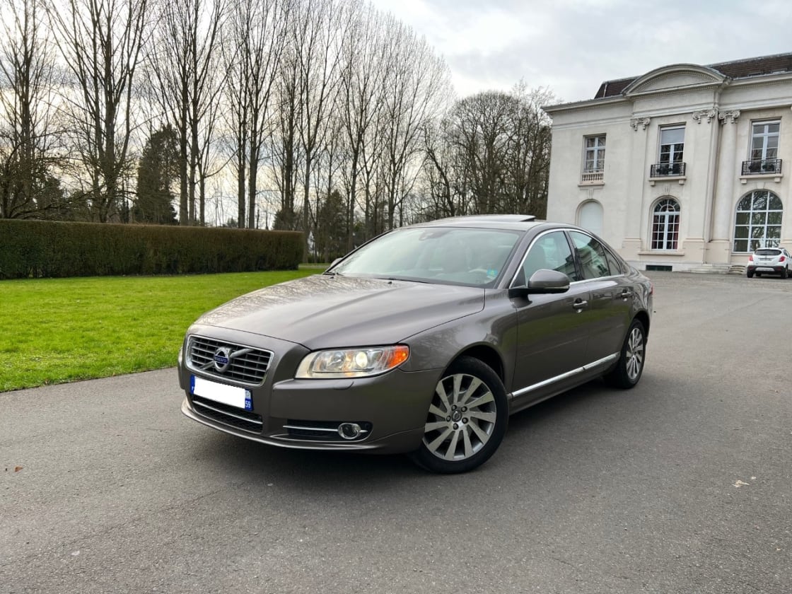 photos TRES BELLE VOLVO S80 2.4D D5 AWD 215CH EDITION LUXE TTES OPTS GPS-DVD-TV-CUIR-CLIM-REG VITESSE-XENON