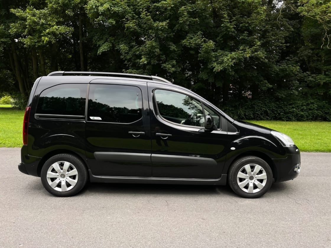 photos TRES BELLE CITROEN BERLINGO 1.6HDI 92CH PACK XTR+ TTES OPTIS CLIM AUTO-REG VITESSE-LED-BLUETOOTH