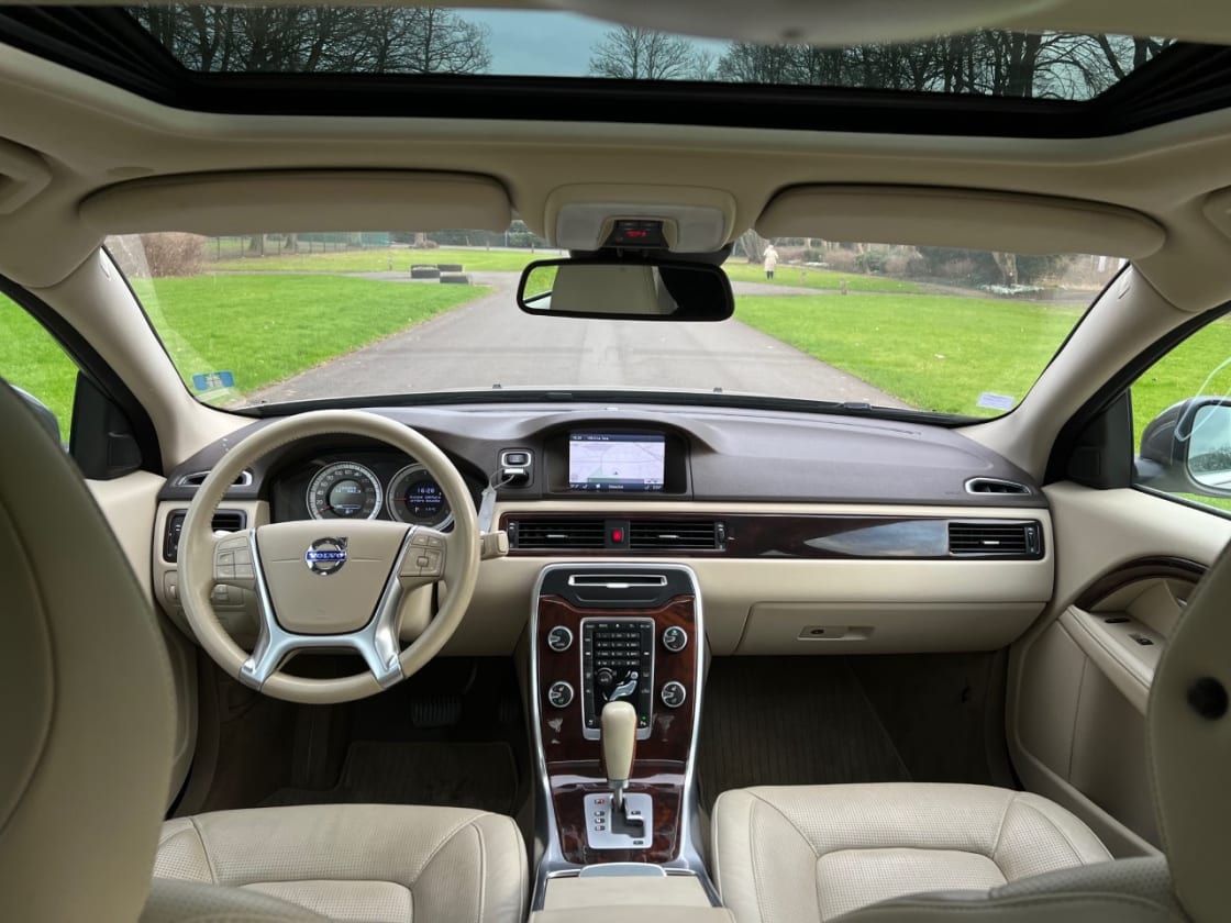 photos TRES BELLE VOLVO S80 2.4D D5 AWD 215CH EDITION LUXE TTES OPTS GPS-DVD-TV-CUIR-CLIM-REG VITESSE-XENON