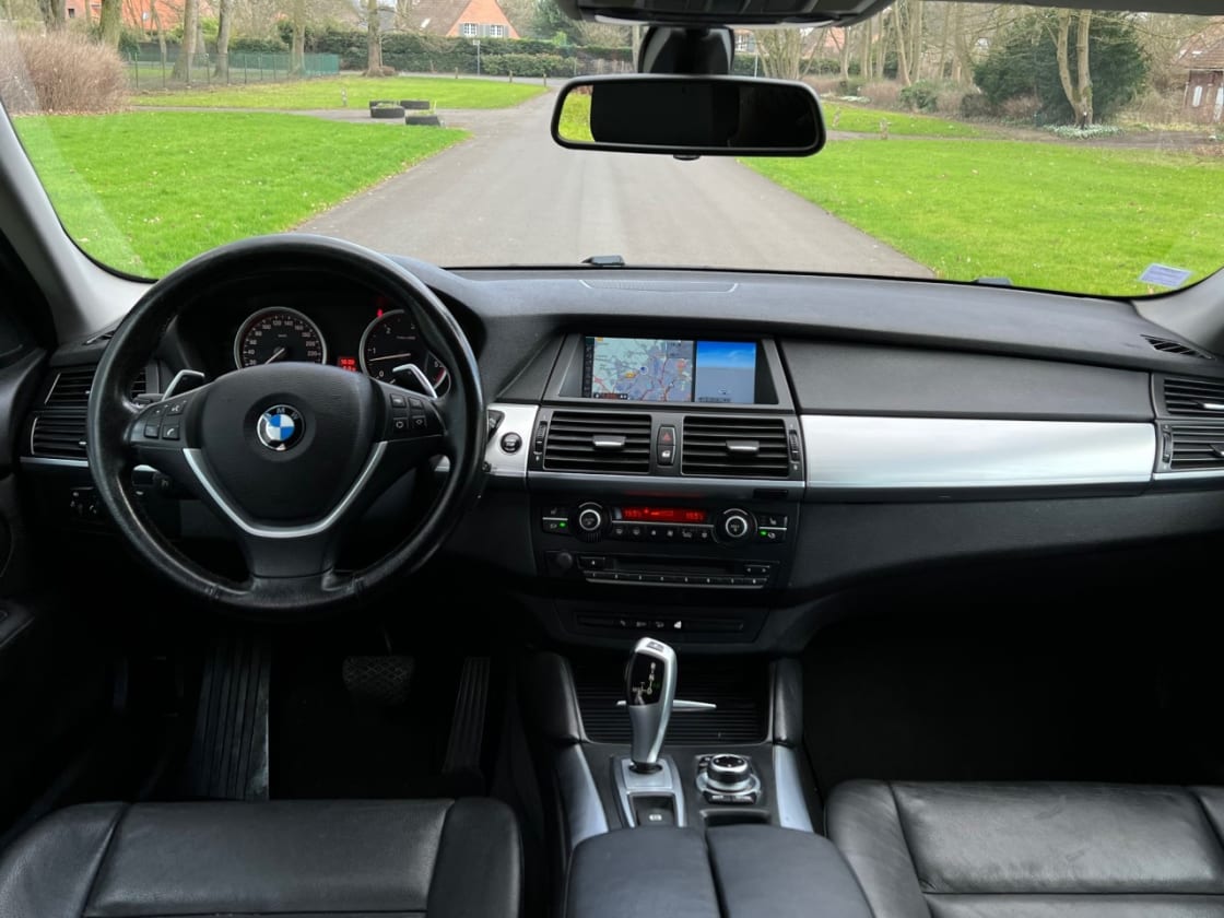 photos TRES BELLE BMW E71 X6 3.0D PHASE ll 245CH X-DRIVE PACK SPORT TOUTES OPTIONS GPS PRO-CUIR-CLIM AUTO - XENON-BLUETHOOT-5 PLS