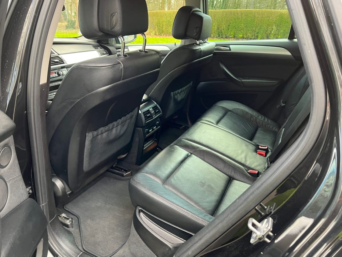 photos TRES BELLE BMW E71 X6 3.0D PHASE ll 245CH X-DRIVE PACK SPORT TOUTES OPTIONS GPS PRO-CUIR-CLIM AUTO - XENON-BLUETHOOT-5 PLS